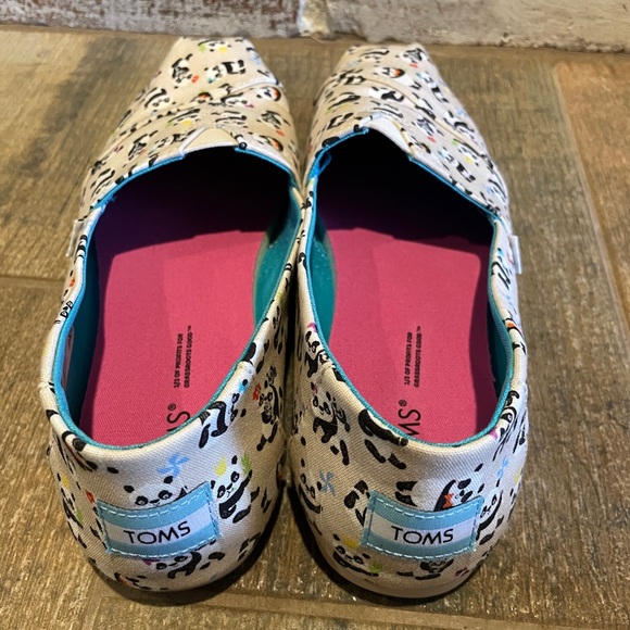 Panda print Toms size 7.5 - Picture 2 of 2